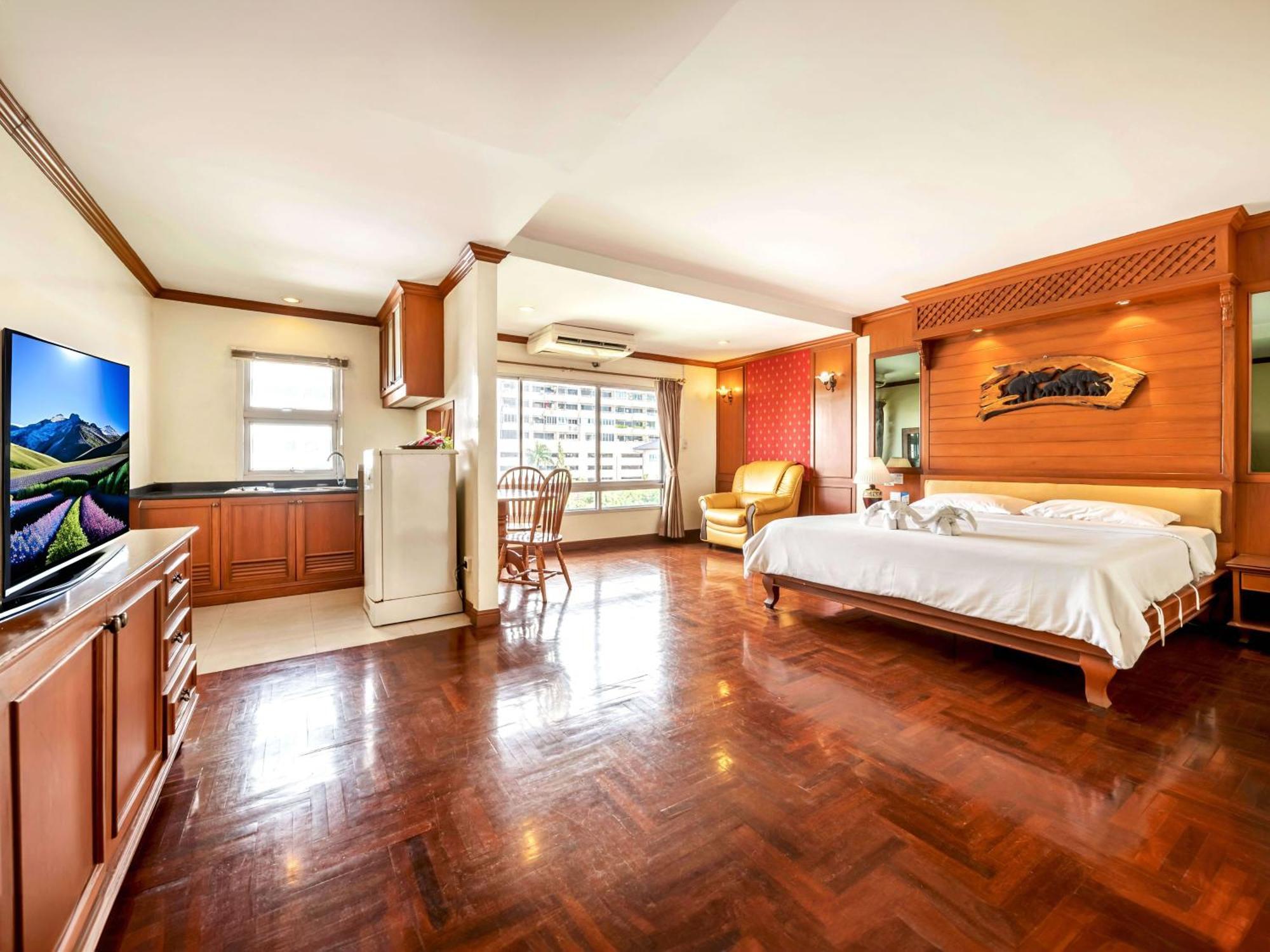 康帕斯酒店集团素坤逸娜娜皇家象牙酒店 曼谷 外观 照片
